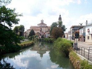 Veduta dal Naviglio della Martesana
